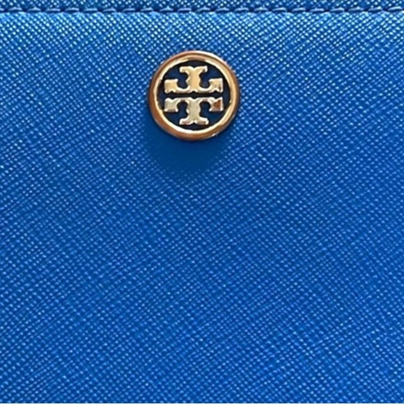 Tory Burch Robinson Leather Zippered Wallet - Picture 7 of 8